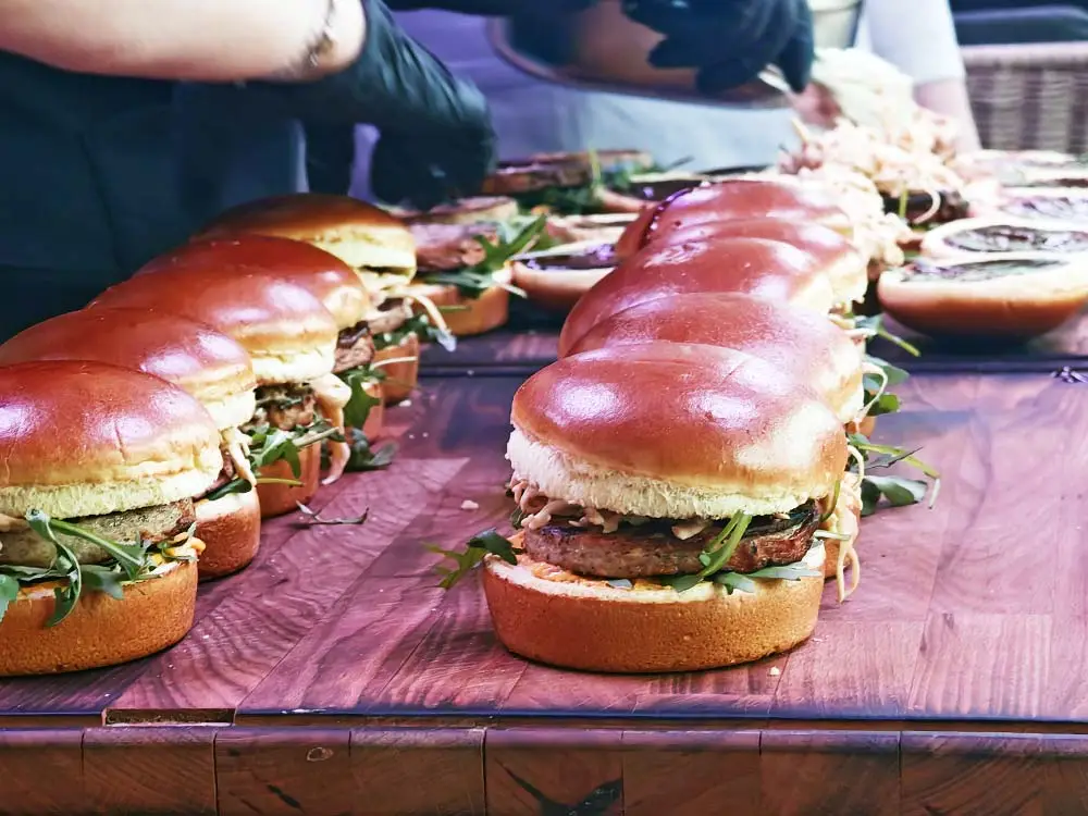 bbq-buffet-catering-rostock-burger-grillen